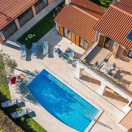 Mit Privatpool Fuer 10 Personen Ca 310 Qm In Barban, Istrien Bucht Von Rasa * Barban