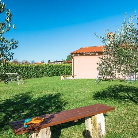Mit Privatpool Fuer 10 Personen Ca 310 Qm In Barban, Istrien Bucht Von Rasa Nyaraló *